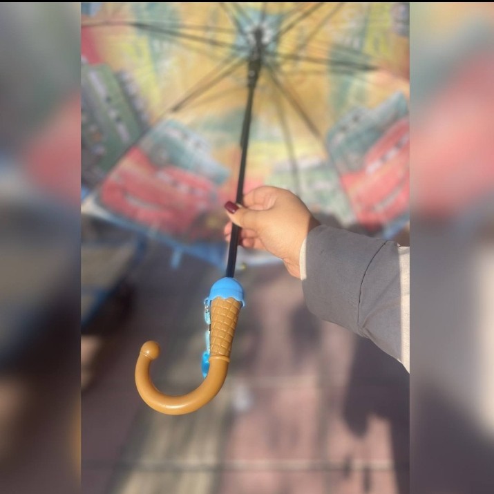 چتر کودک  دسته بستنی سایز 19 همراه با سوت